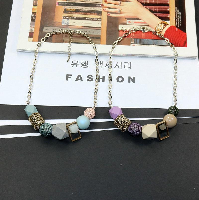

Spring New Fashion Personality Woman Necklace Geometric Wood Beads Pendant Necklaces Short Chain Trendy Accessories Jewelry