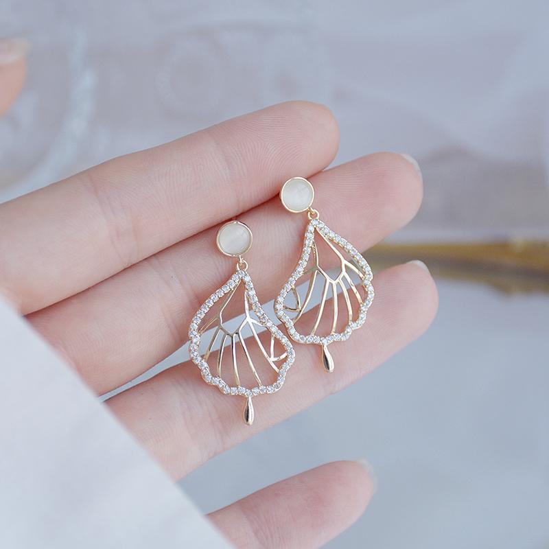 

SJDI-291 Korean Delicate Hollow Cat's eye Earring Luxurious Bling Pave Zircon Bridal Stud Earring Birthday Gift