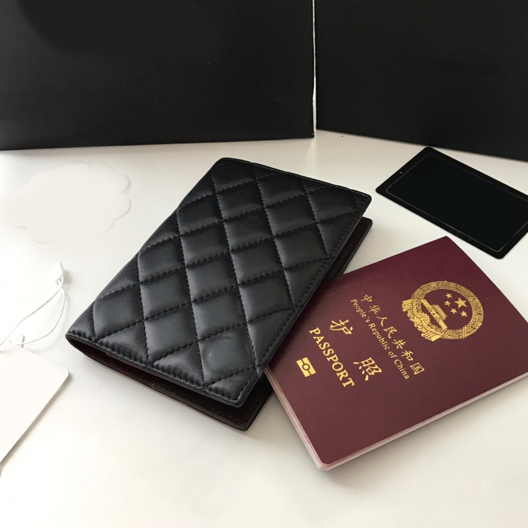 

2021 new style coin purse Import grain embossed cowhide 80385 Passcard Pocket Genuine Leathe Very convenient and practical fashion bags