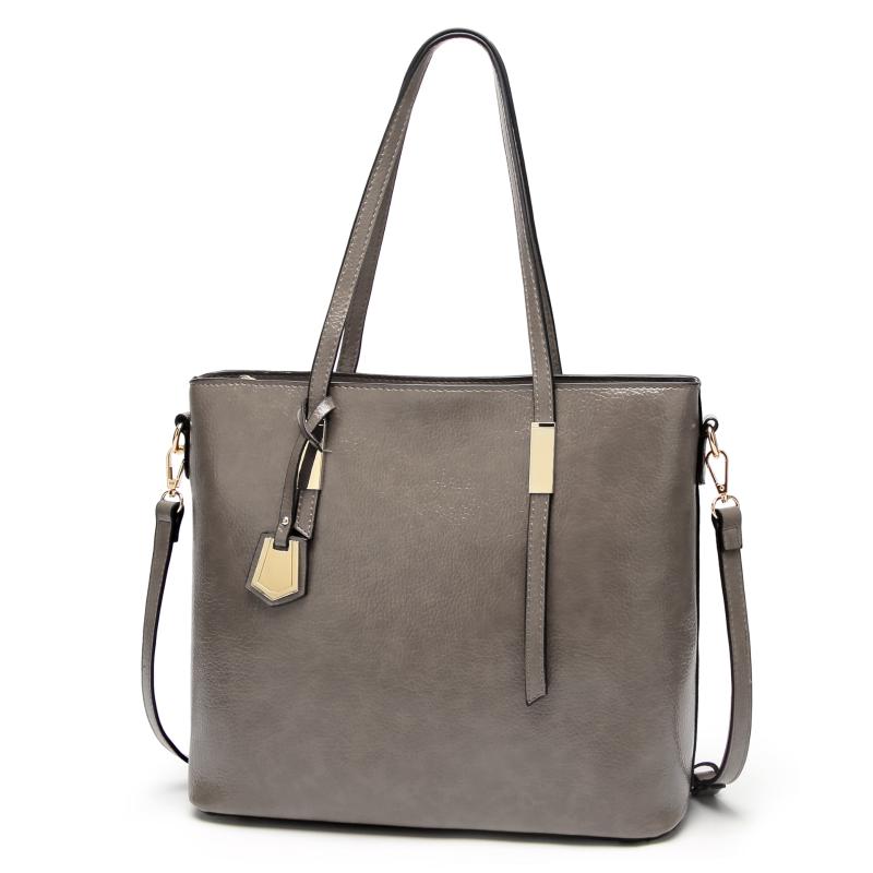 

2021 new style temperament bucket large capacity oil skin women's European and American trend one shoulder portable fashion bag, Black