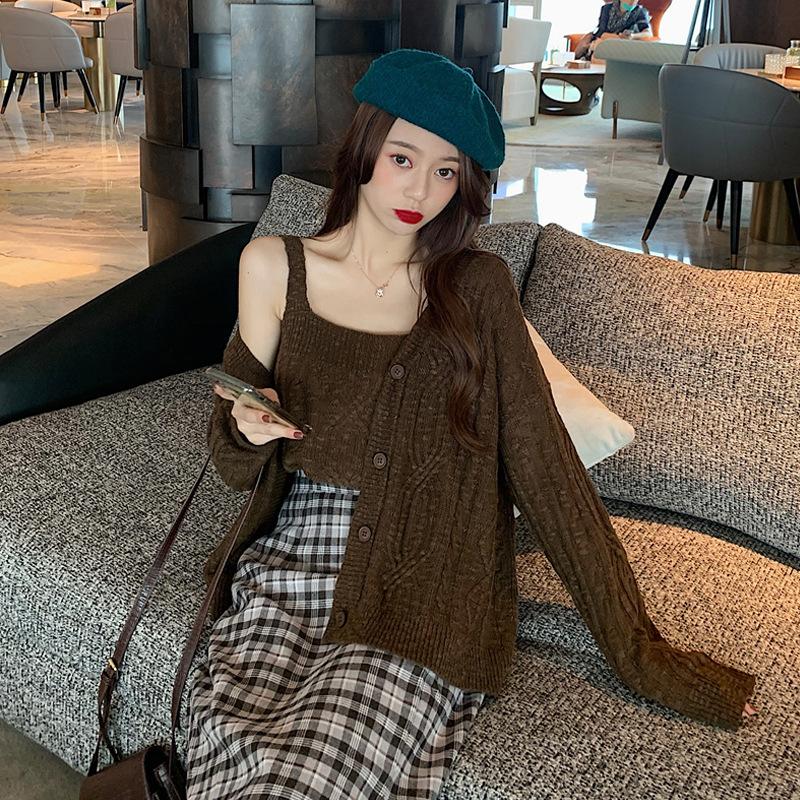

2020 new autumn suit women's sweater cardigan jacket knitted sling + Split skirt temperament three piece set, Brown