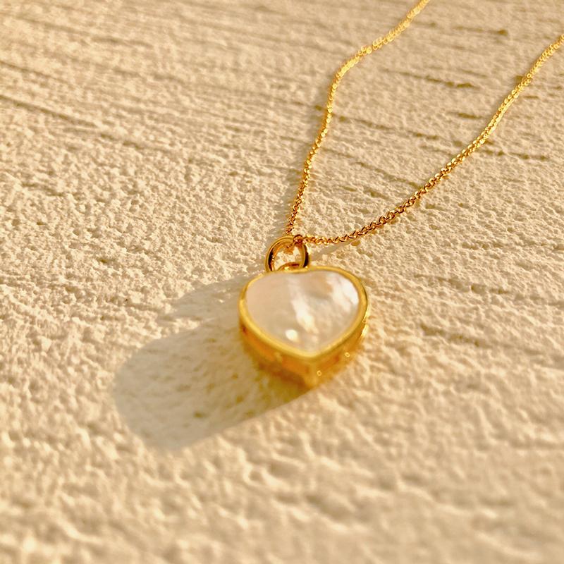 

Natural fritillary Love Pendant peach heart clavicle chain high quality European American versatile Necklace female