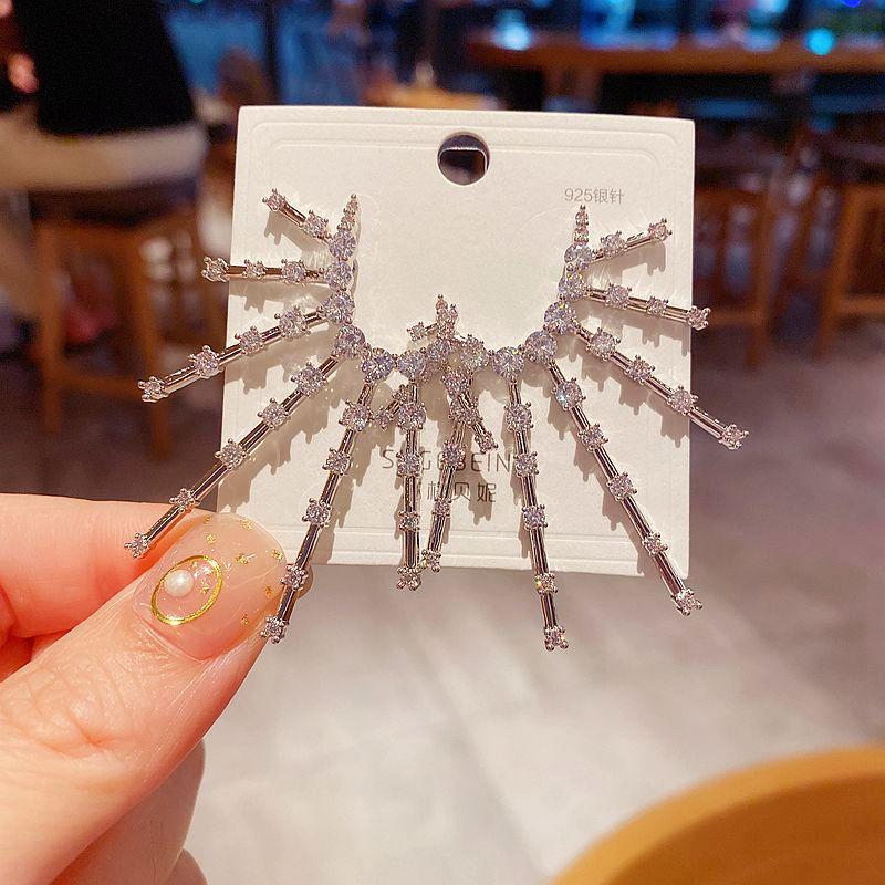 

Exquisite Geometric Design Large Earrings for Women Shining Cubic Zircon Stone Stud Earrings Jewelry