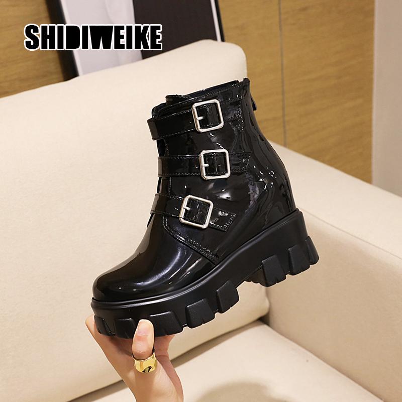 

Autumn winter 2021 new Korean edition 5.5CM wedge heel boots women elevated inside buckle ankle boots DJ ankle v902, Black patent leather