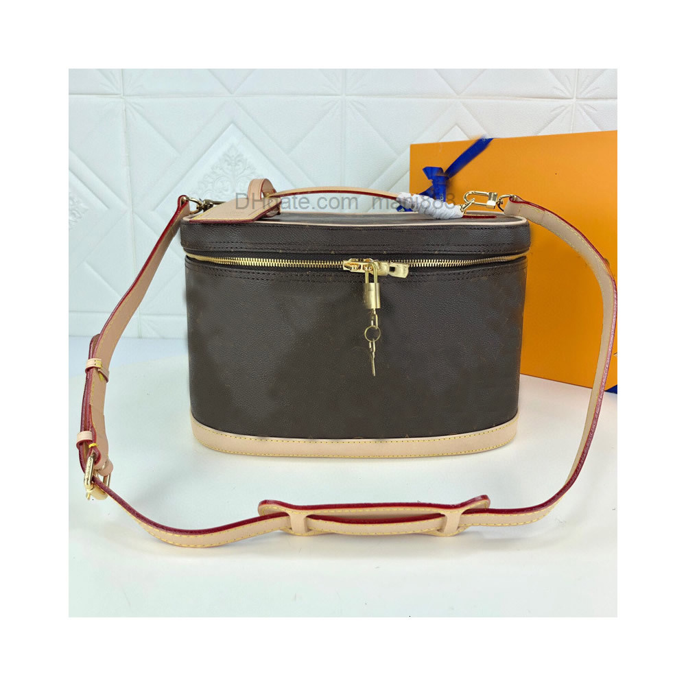 

Designer Makeup Bag Nice BB Vanity Case Women Handbag Purse Luxury Cosmetic Bag Crossbody Shoulder Bags Real Leather, Make up the freight