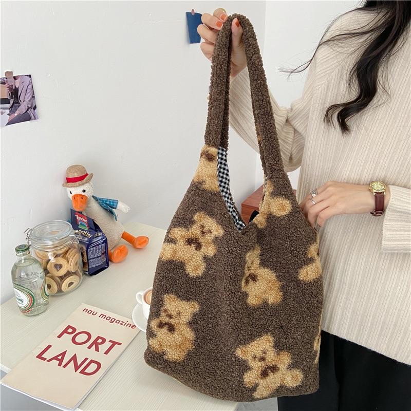 

2021 Women Lamb Like Fabric Shoulder Tote Bag Canvas Fluffy Fur Bear Handbags Large Capacity Soft Shopping Bags Cute School Bag, Green-a