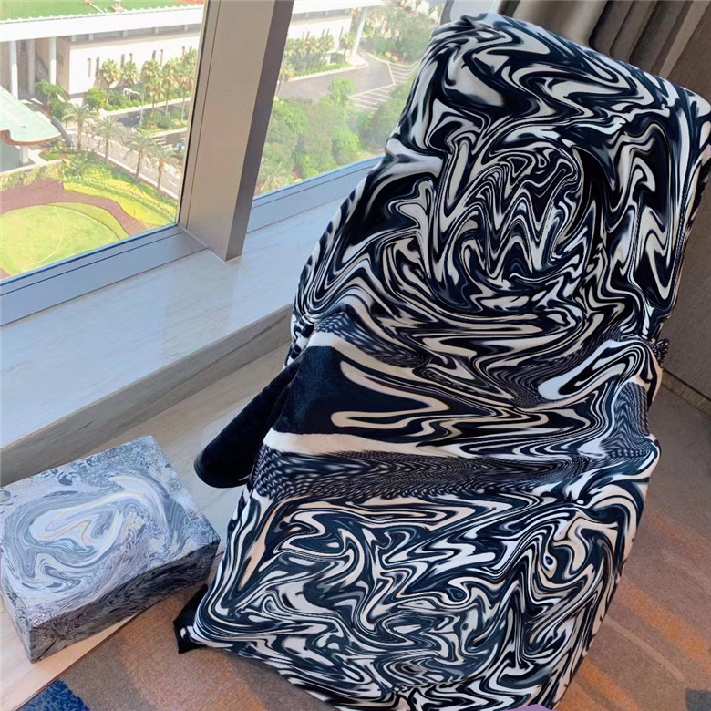 

Trendy Letters Printed Blankets Autumn Winter Blankets Nap Blanket Sofa Blanket Car Blankets Travel Shawl Room Decoration Blanket
