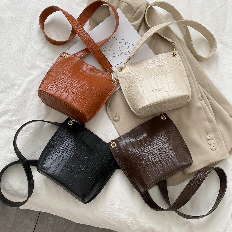 

New simple wide shoulder strap shoulder bag stone grain messenger bag