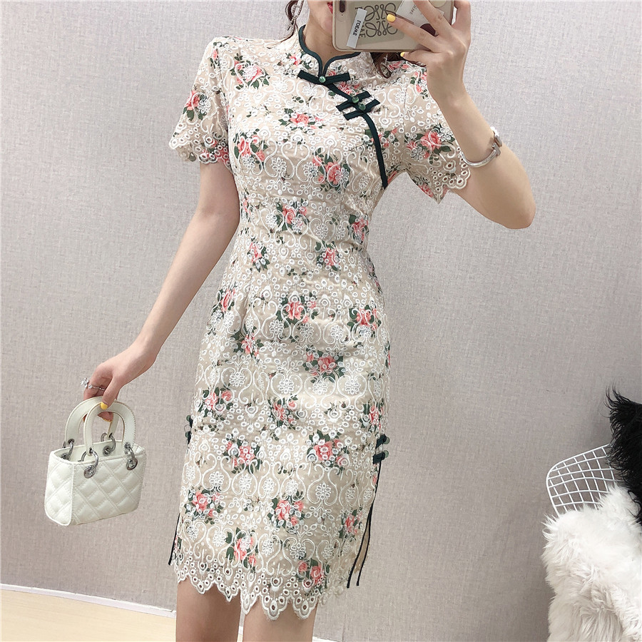 

2021 New Cheongsam Embroidered Chinese Feminine Stylish Fine Split Improved Chi-pao Birthday Dress QWAK, Beige