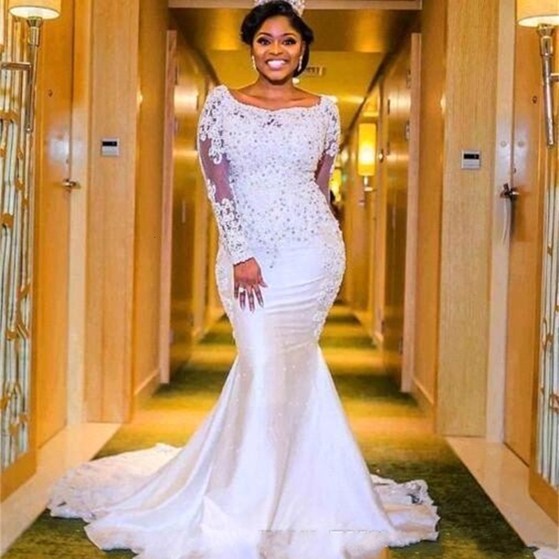 

2021 New Mermaid Square Frizzy Lace Appliqued Sleeves Sweeping Train Dressed in African Wedding Dress AMFD, White