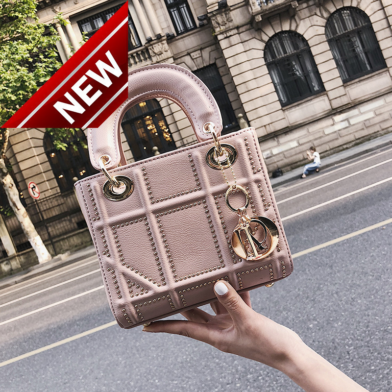 Femmes coréennes 2022 NOUVEAU LINGGE DAIFEI SAC MINI MODE POLYTATILE MODE ONE ÉPAULE Messenger Portable Petite Square
