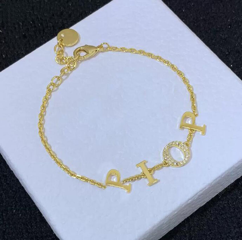 

Fashion Gold Designer Bracelets Classic Charm Bracelet Chain Letter Pendant Necklace For Women Lady Party Wedding Engagement Jewelry Gift With Box