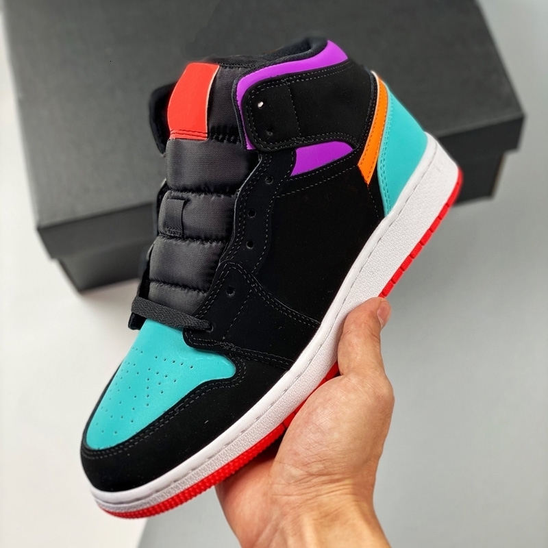 

NewTop Quality Mocha Tie Dye Jumpman 1 1s Bio Hack Dark Mens Basketball Shoes Obsidian UNC Travis Scotts Turbo Green Chicago Sport Sneakers