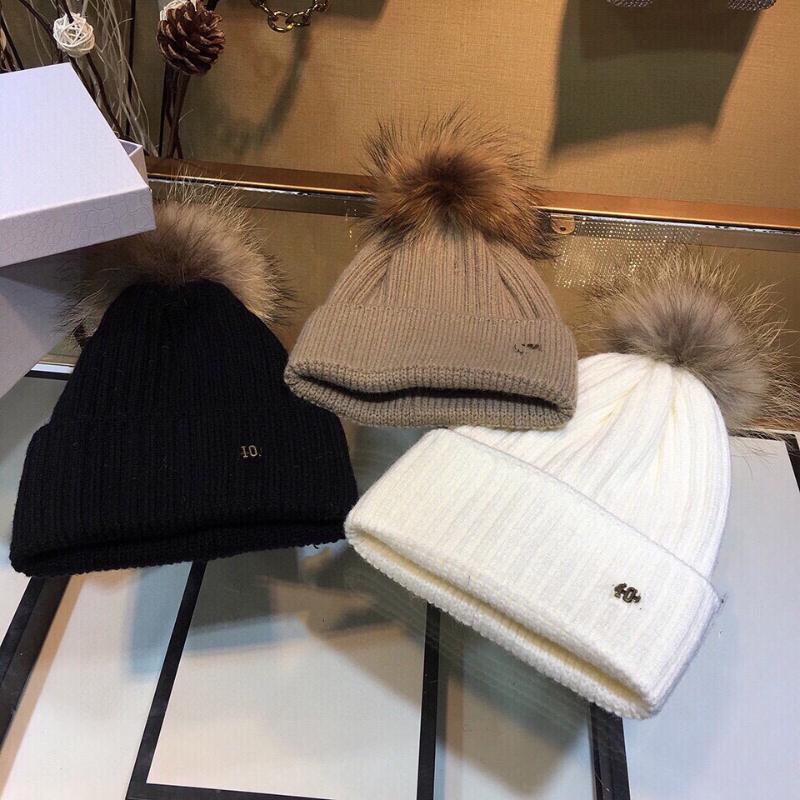 

Men's and women's hats in spring and summer of 2020 A13