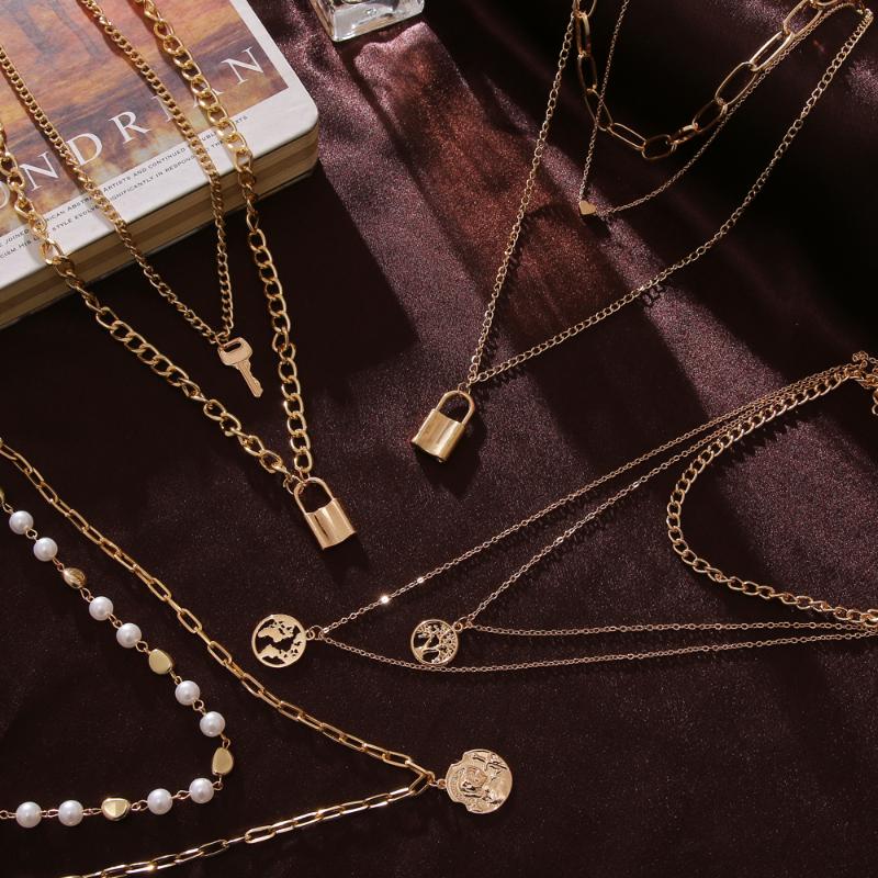 

Pendant Necklaces ZOVOLI Fashion Layered Chain Lock Portrait Pendants For Women Gold Metal Key Heart Necklace Set Design Jewelry Gift