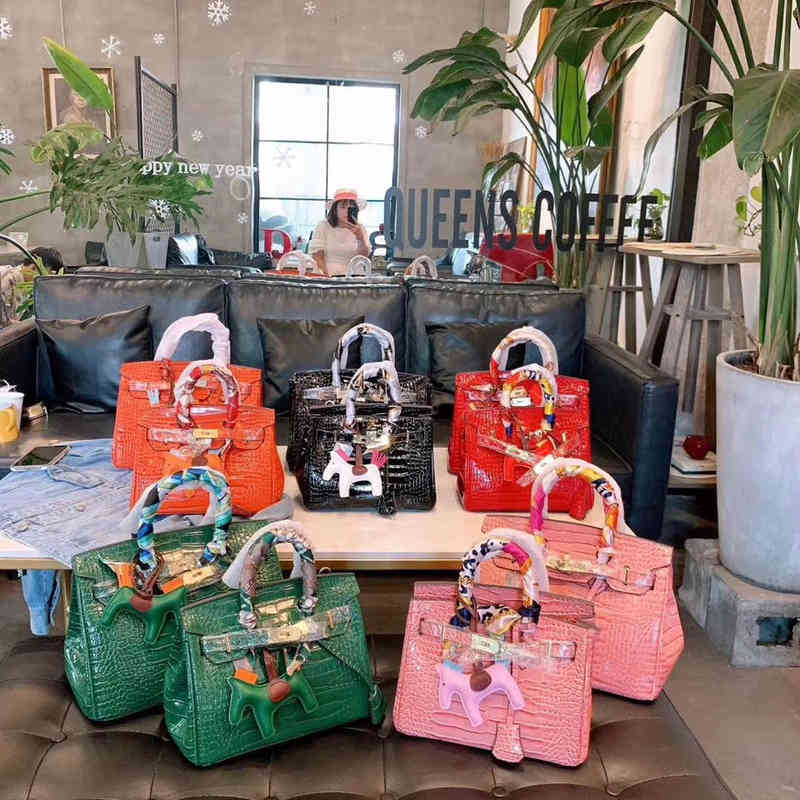 

Designer Herme Birkins Bags 30 Just the Same Crocodile Pattern Platinum Handbag the Latest Litchi Pattern Star the Same Model Every Girl bb, 30cm
