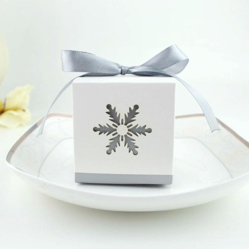 

10pcs/lot Paperboard Candy Box cartoon Hollow out Gift Box candy gift bag for Wedding Party Birthday bag Decorative