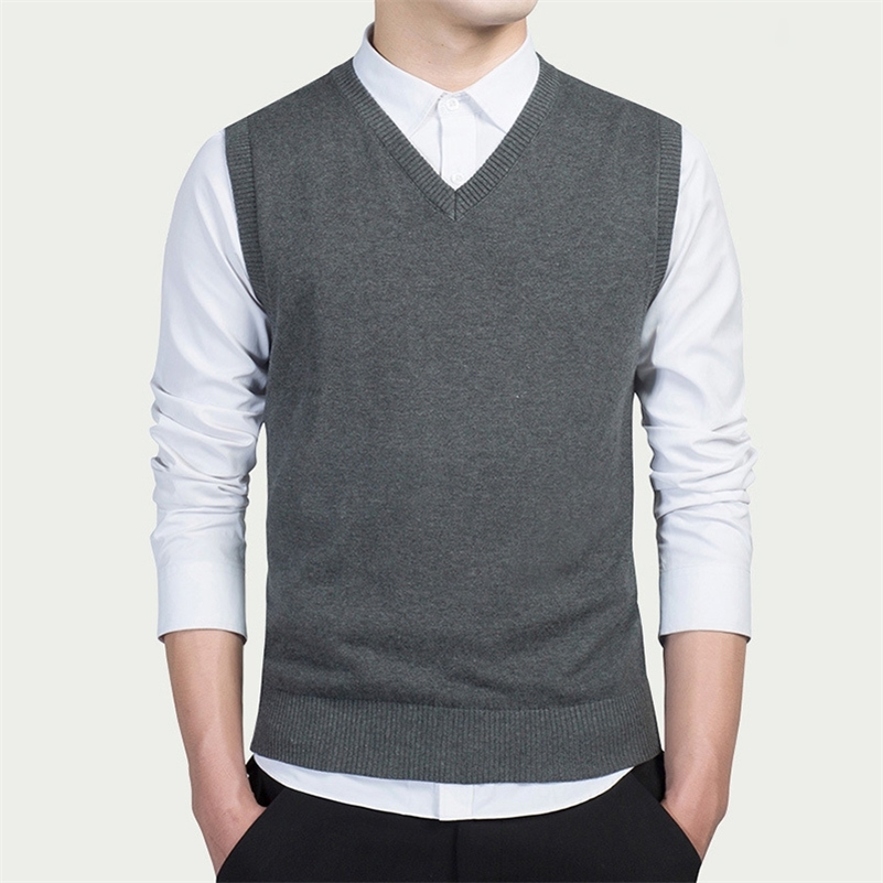 

Men's Knitted Slim Sweater Vests Tops Sleeveless V-Neck Solid Male Pullover Sweaters Fashion Streetwear Man Vest Clothes 201017, Beige