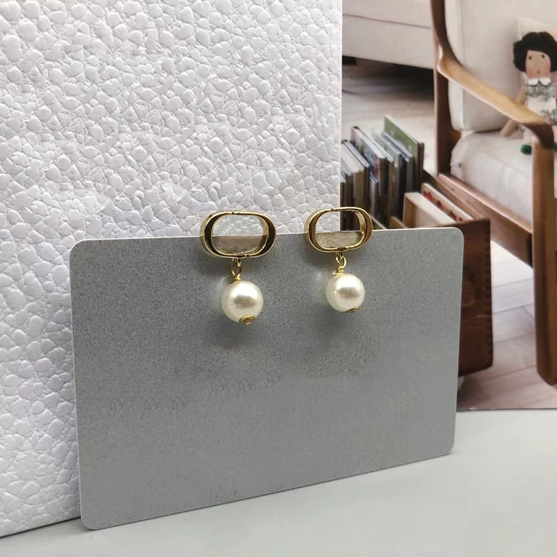 

Designers Earring Gold Hoop Earrings For Women Pearl Studs Luxury Fashion Jewelry Designer Womens Letter D Studs Hoops 2202151WU
