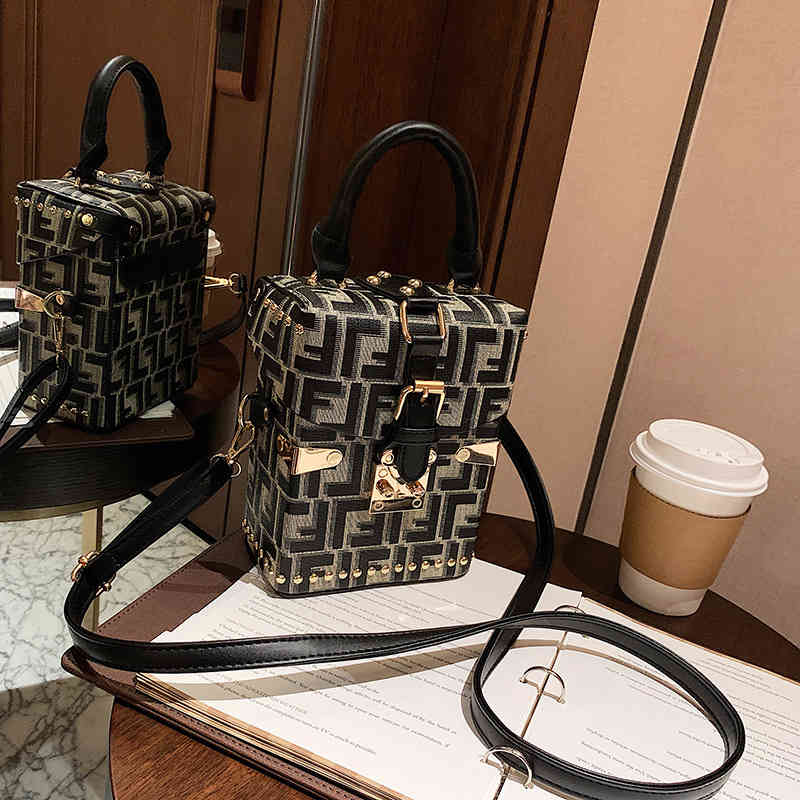 

54% OFF designer s Women with hand 2022 new Korean version old flower ins fashion one shoulder box foreign temperament messenger women's bag, Black