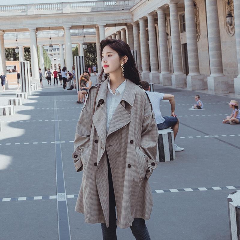 

New women trench coat autumn and winter 2020 vintage plaid double-breasted mid-length trench coat with large lapel, Beige