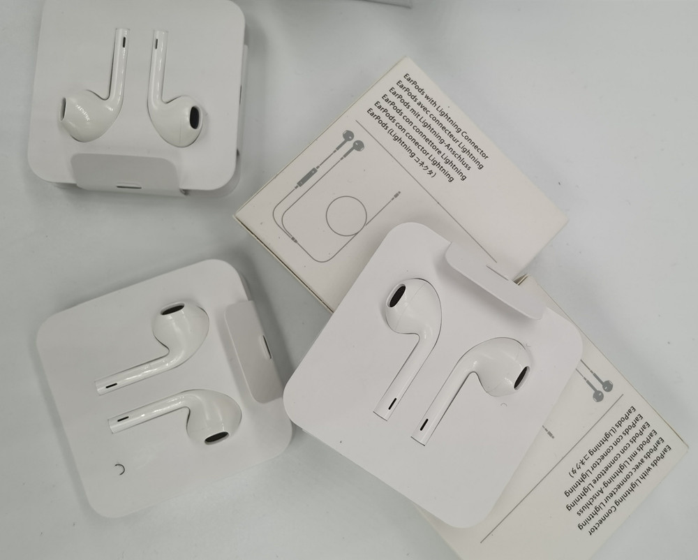 

Original chip iphone 13 lightning 8pin earphones With volume control and mic apple Earphone Headphone Headset Handsfree with Retail packaging, White