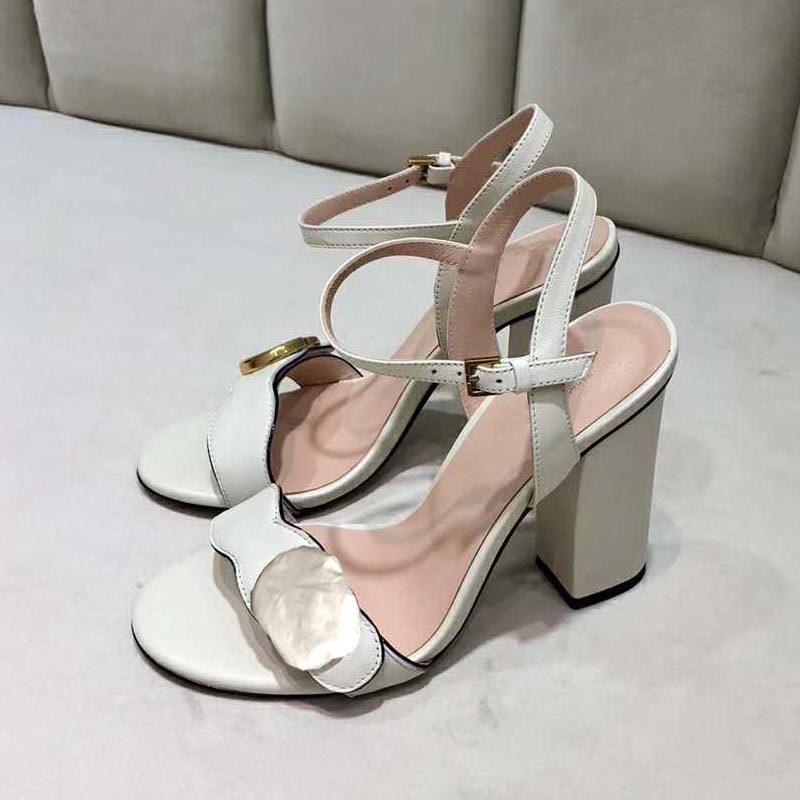 

Beautiful fashion high heels commuter summer sandals elegant women's designer buckle belt thick heel pumps French dress, Extra shoebox