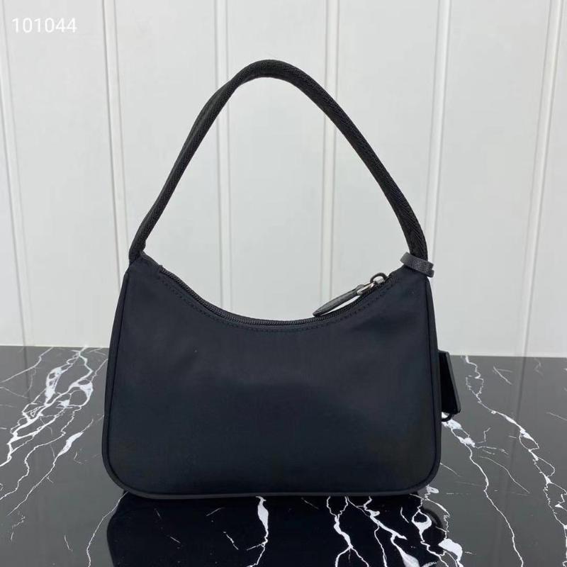 

2021 New High Quality Women Luxury Designer Brand Shoulder Bag Top Nylon Material Handbag Waterproof Ladies Retro Moon Handbag, Black