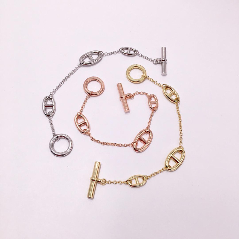 

Gold Bracelet copper plated surface hollowed out jewelry women bracelets h bracelet OT buckle micro set diamond bracelet jewerly, Black