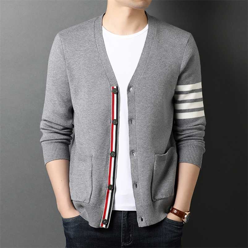 

Luxury TB Fashion Brand Thom Sweaters Men Slim Fit V-Neck Striped Cardigans Clothing Striped Cotton Casual Coat England Style 220111, Black