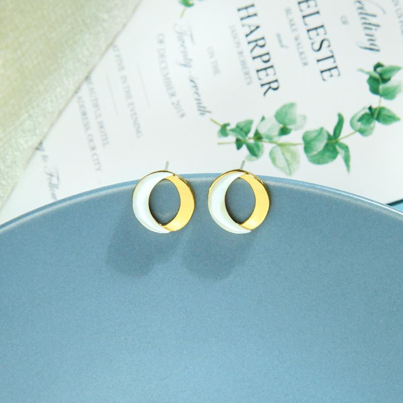 

Stud Uer Delicate Shell Moon Earrings For Women Gifts Minimalist Gold Color Brass 2021 Fashion Jewelry Accessories1