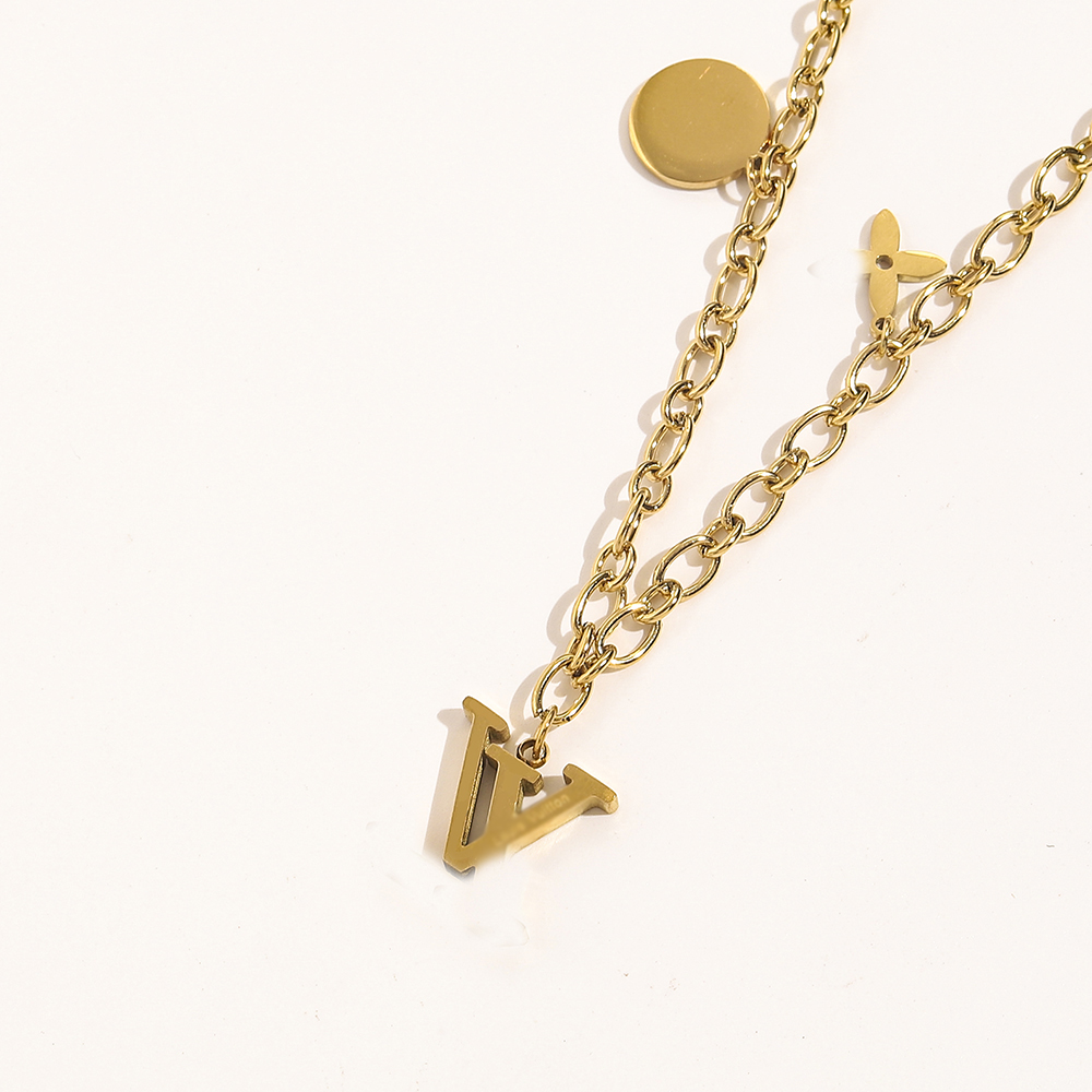 

Simple Desigenr Brand White Letter Print Pendant Necklaces Fashion Famous Womens 100% Stainless Steel Back Steel seal Collarbone Chain Jewelry Accessories 20Style