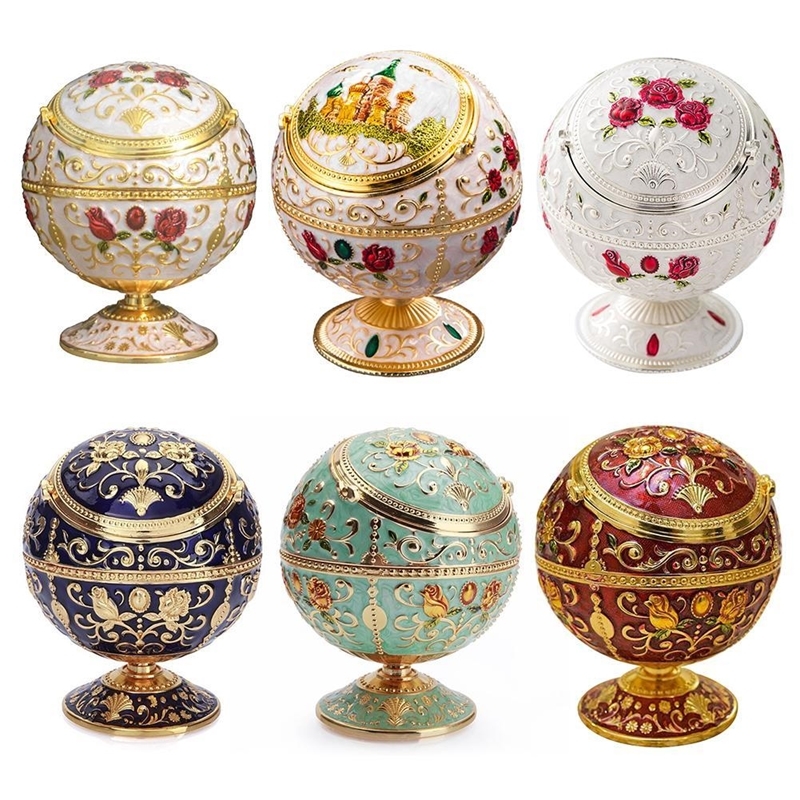 

Globe Ashtray With Cover Fashion Personality Multifunctional Home Room Tellurian Retro Ashtray Mini Ashtray Relief Stamped Y200324