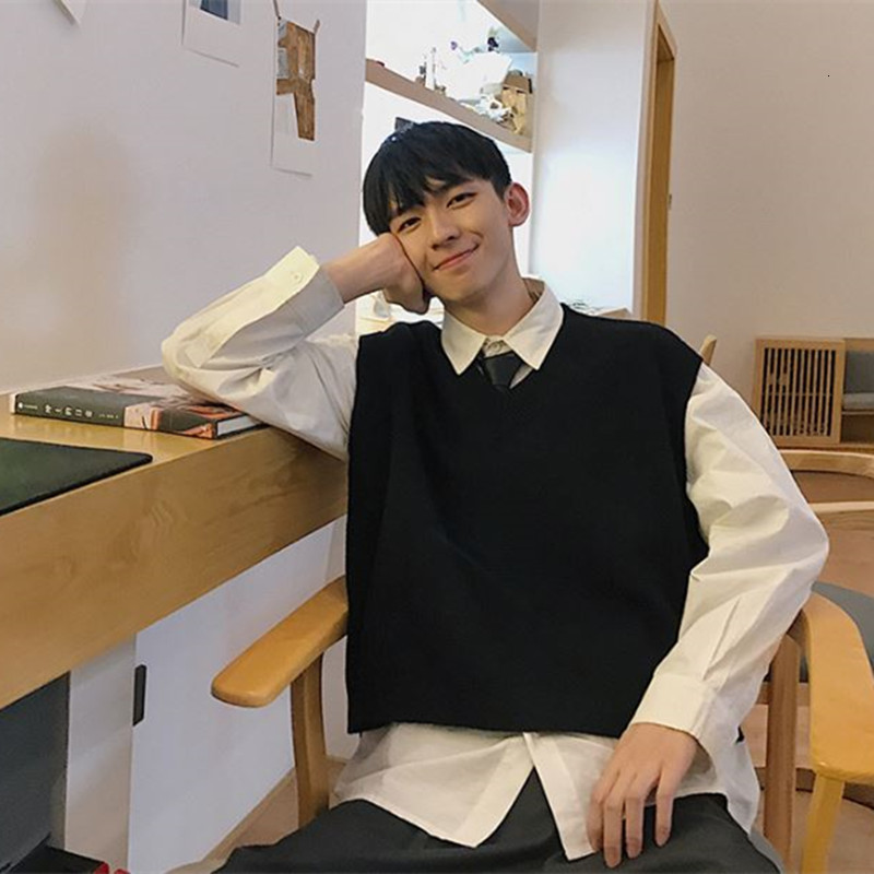 

2021 Men's Vests Spring New Low-cut in V-solid Sleeveless Sweater Male Clothes Xy5019 GJDK