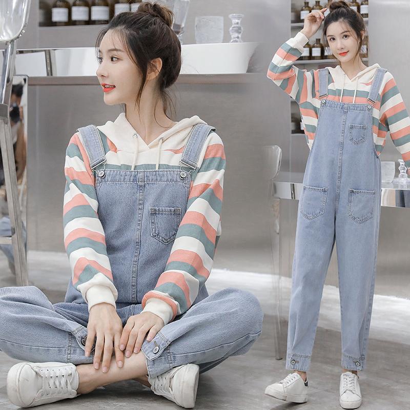 

679# 2021 Spring Light Blue Denim Maternity Bib Jeans Loose Jumpsuits Clothes for Pregnant Women Casual Pregnancy Overalls Pants