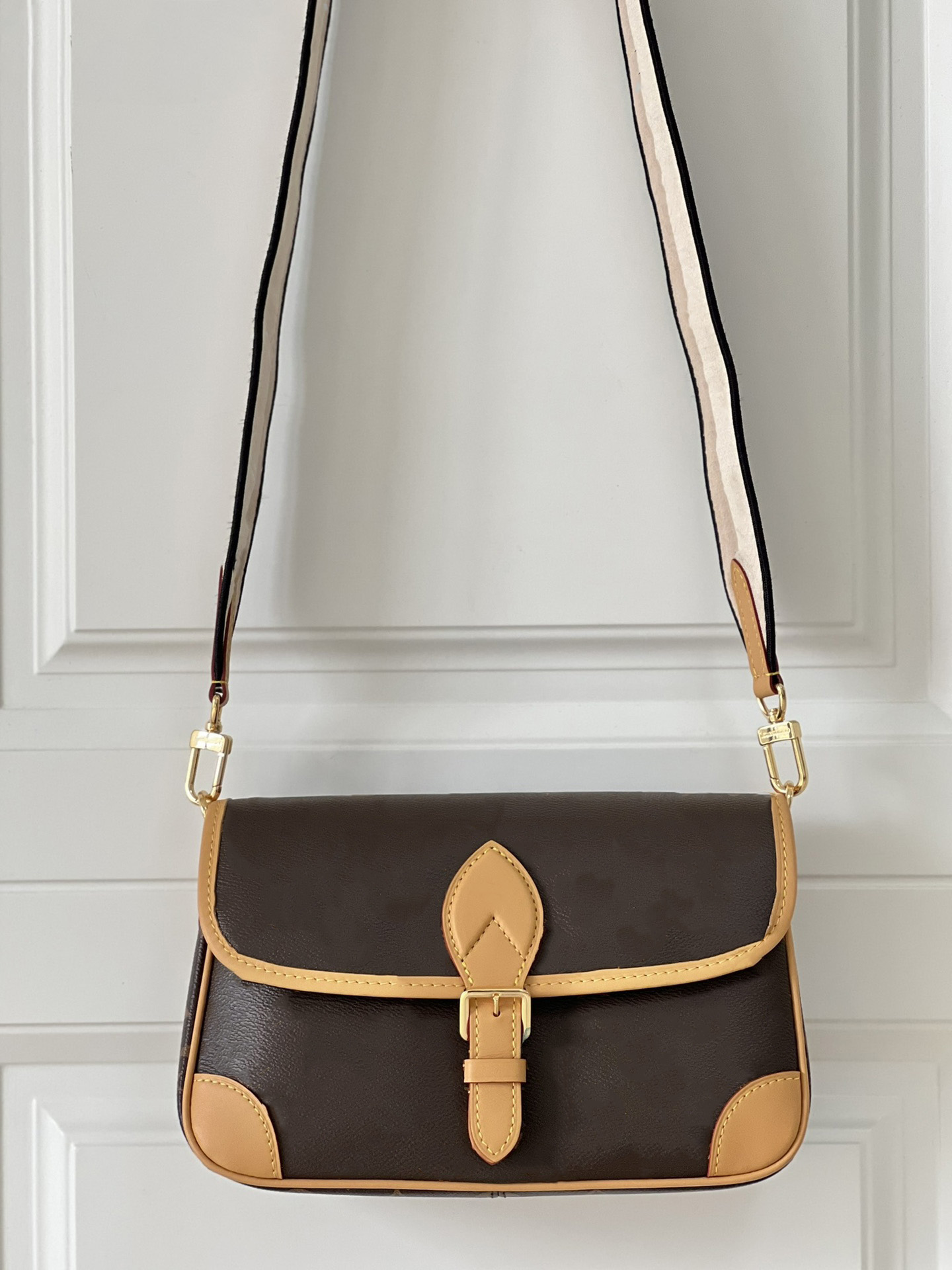 

5A Top quality Bags Classic printing Diane designer bags Flap,Vintage ,High Quality Handbags Wallet size 25*19*15cm, Brown