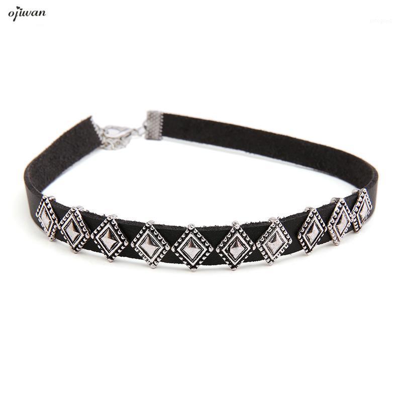 

Chokers Vintage Choker Necklace Collana Girocollo Boho Hippie Black Velvet Collar1