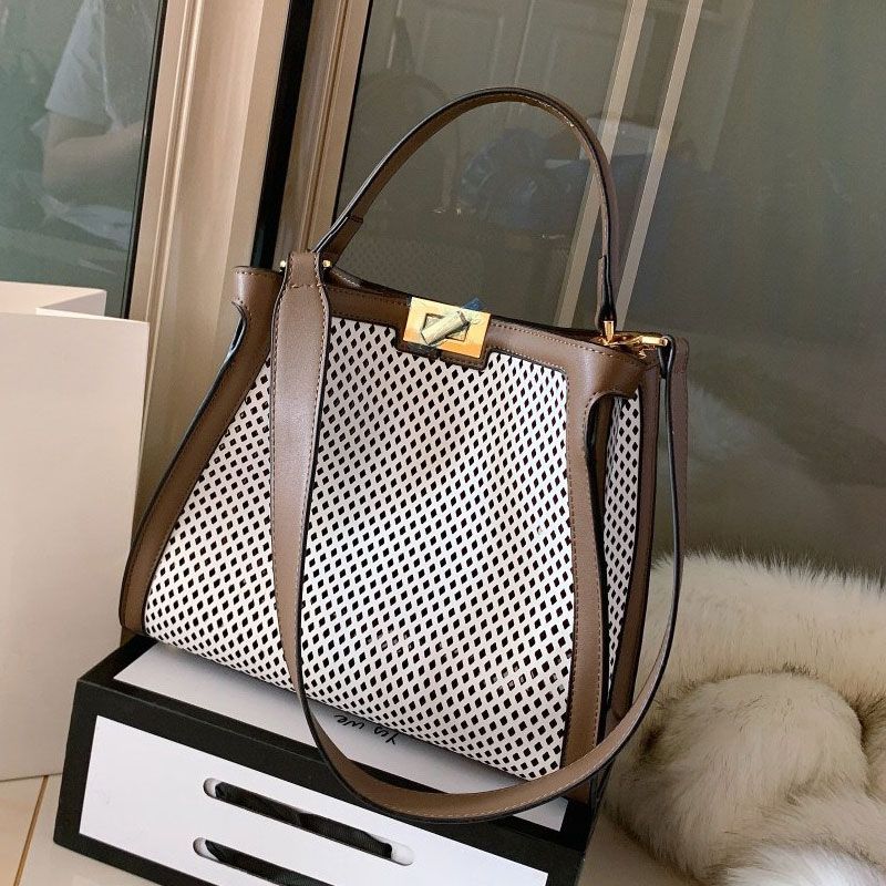 

Women Fashion Handbag Shoulder Bag Crossbody Handbag Fashion High-End Genuine Leather Handbag Lady Wallet Big Pouch Hollow out