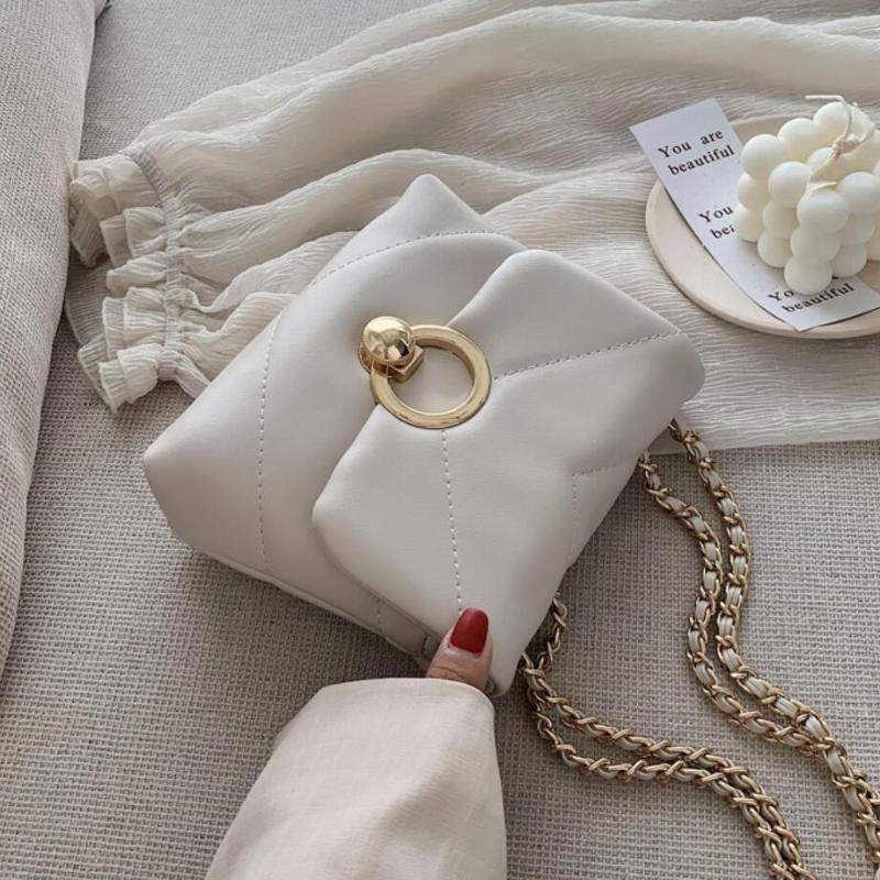 

Solid color Square Crossbody bag 2021 Fashion New High-quality PU Leather Women's Designer Handbag Chain Shoulder Messenger Bag, Black