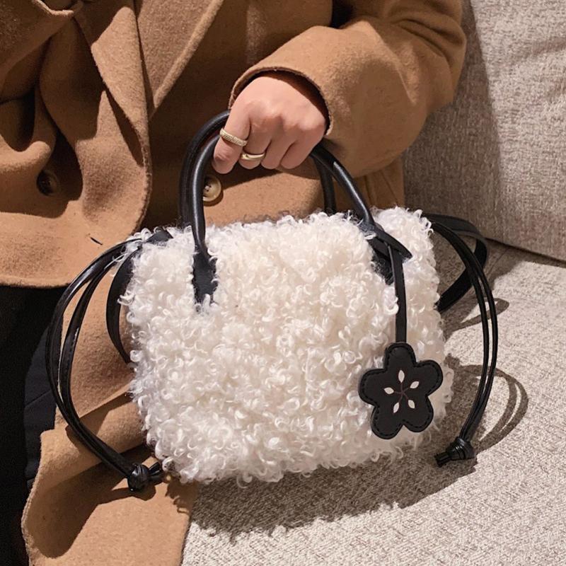 

Winter Lamb Wool Women Purse And Handbag Fashion Designer Female Shoulder Bags With Tassels Ladies Big Totes Travel Bag Bolsas, Khaki