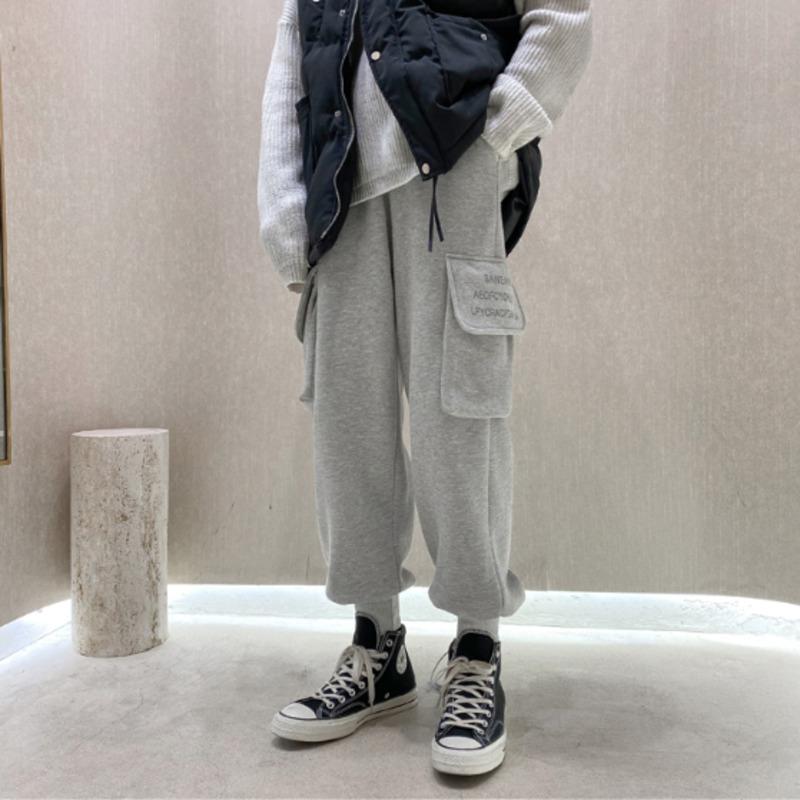 

Winter 2020 Men's New Fashion Letter Printed Patch Pocket Decoration Casual Solid Color Loose Plush Sports Pants Size -2XL, Black