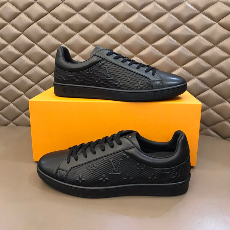 

2021 High quality new listing high quality outdoor sports shoes designer fashion brand mens shoes The designer men shoes, Black