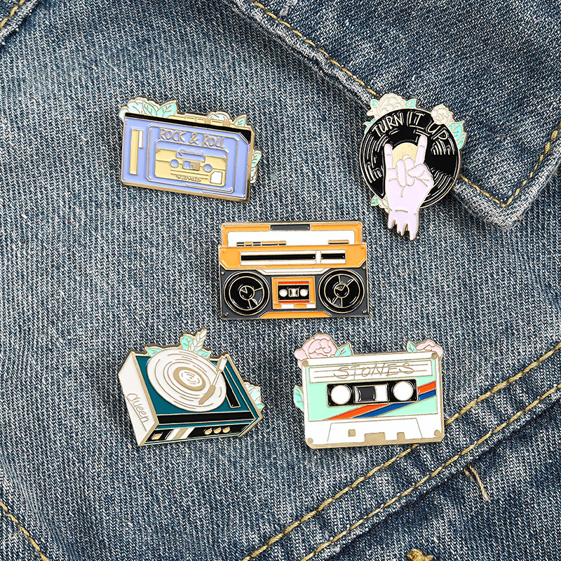 

Cute CD Tape Enamel Brooches Pin for Women Girl Fashion Jewelry Accessories Metal Vintage Brooches Pins Badge Wholesale Gift
