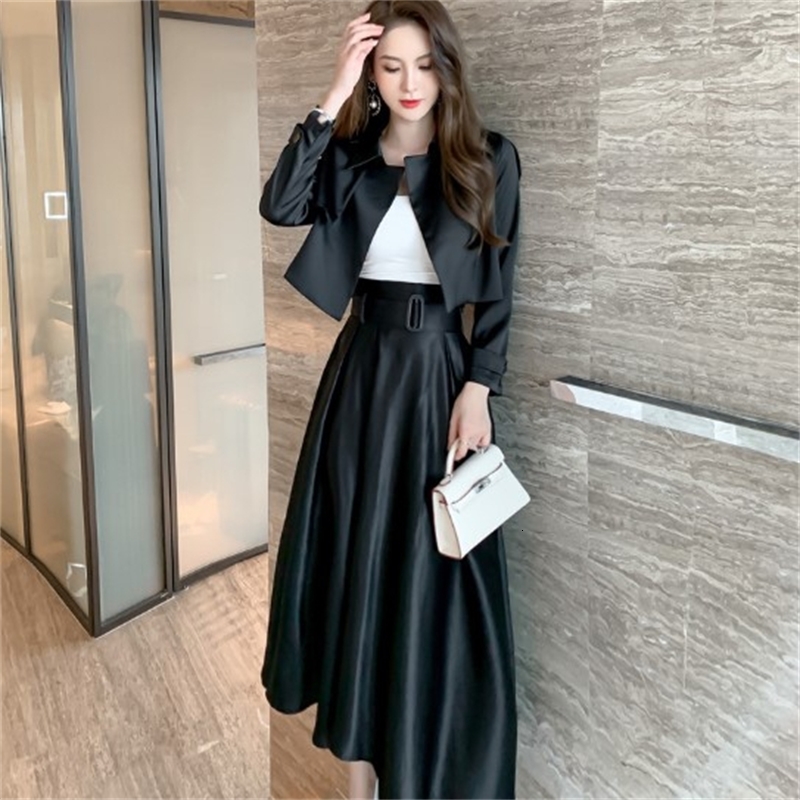 

2021 New female fashions high satin thin swing line skirt belt 2VDO, Black