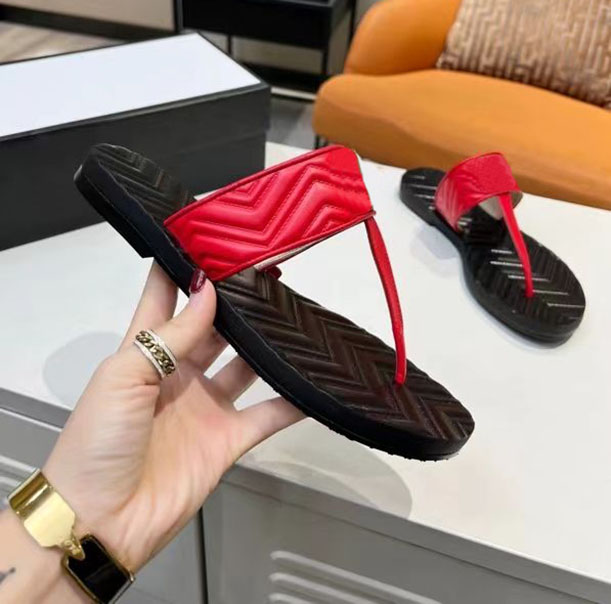 

High quality men's and women's slippers fashion designer letter gold button T-shaped leather flat sandals indoor street show beach shoes delivery box 35-45, Black