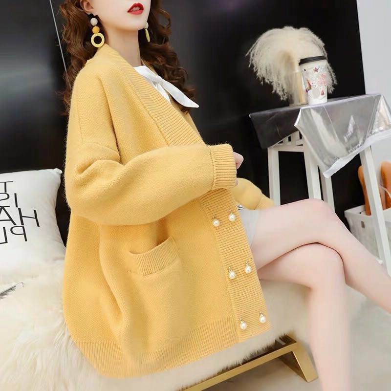 

2021 Female Cardigan New Korean winter released solid color Velvet pearl nightgown double-breasted fashion jacket M0NK, Pink.