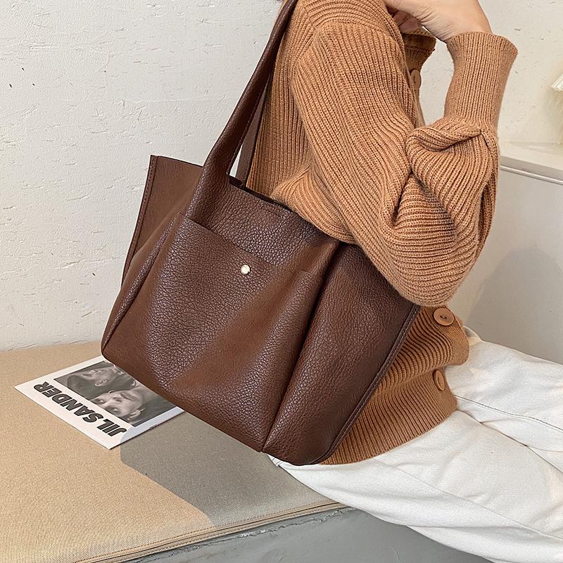 

Vintage PU Leather Shoulder Bags for Women 2020 Classic Handbags Travel Luxury Hand Bag Female Large Shoulder Bag, Beige