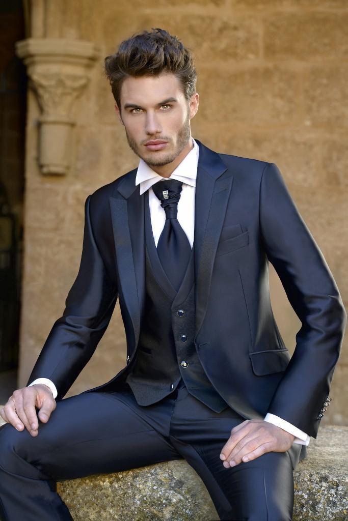 

Top Selling Designer New Groom Tuxedos Man Suit Slim Fit Groom Bridegroom Suits Party Dress (Jacket+Pants+Vest, As pictures