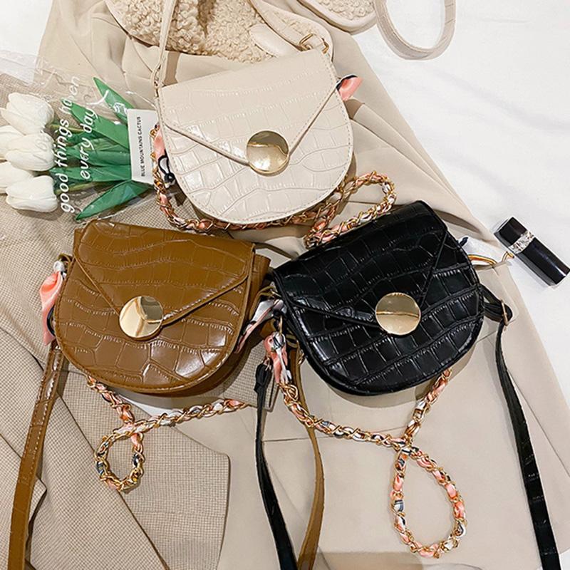 

2021 Luxury Designer Women Shoulder Bag Lady Fashion Brown Metal Chain Leather Bag Casual Messenger Handbag Female Saddle Bags, Black