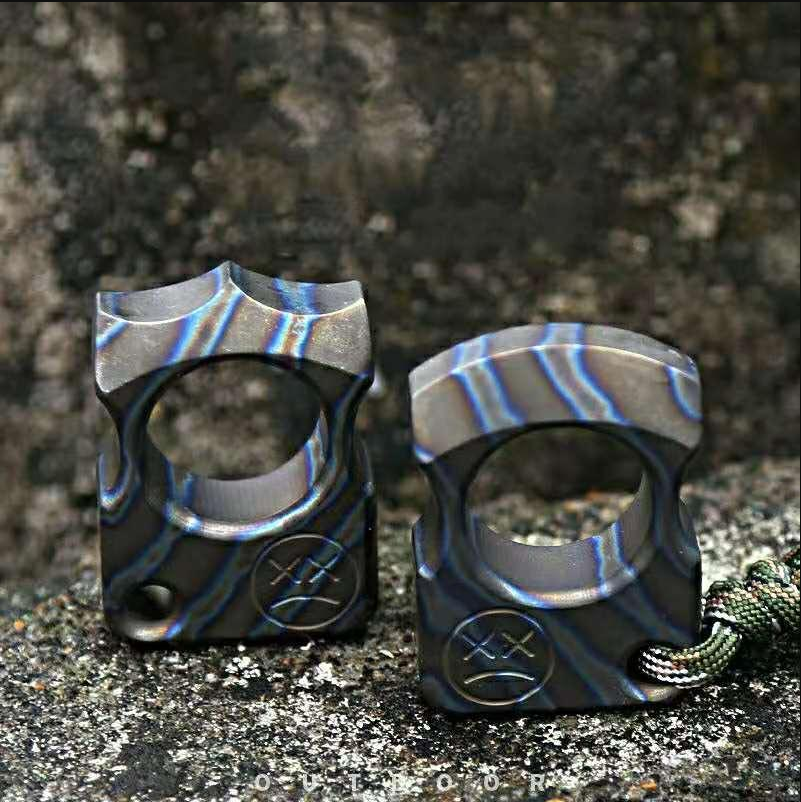 

Dikol multi functional titanium alloy tiger finger legal self defense small weapon concealed weapon student finger buckle defense finger 434